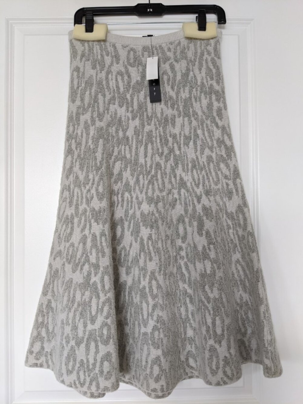Wool Blend Knit Theory Marivta  Skirt NWT Women’s Size M Heather Grey